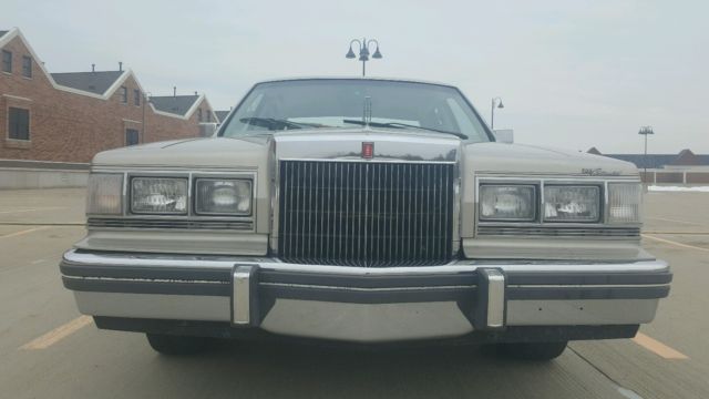 1982 Lincoln Continental FASTBACK - photo 2