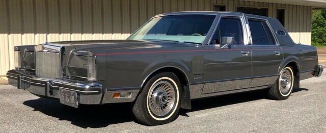 1982 Lincoln Mark Series - photo 2