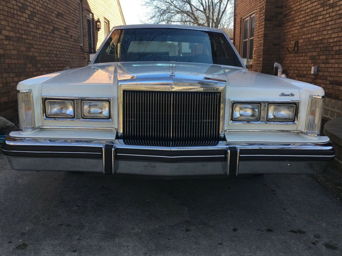 1982 Lincoln Town Car - photo 7