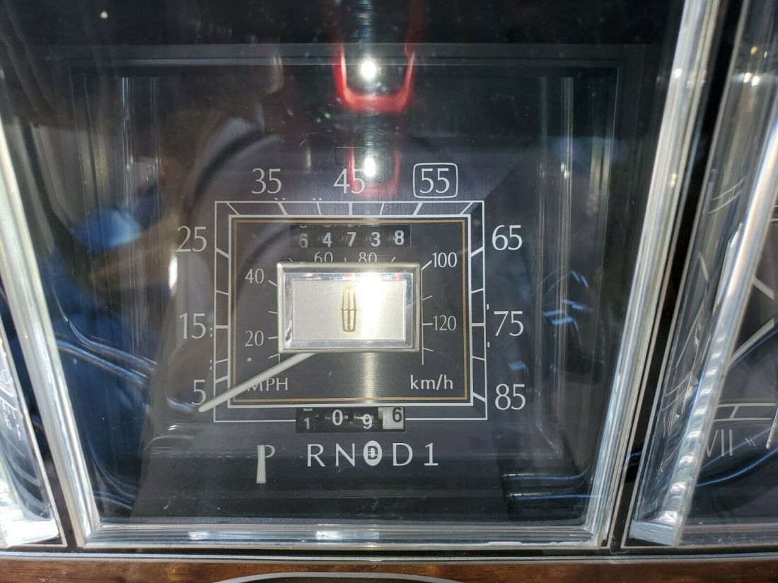 1982 Lincoln Town Car - photo 11