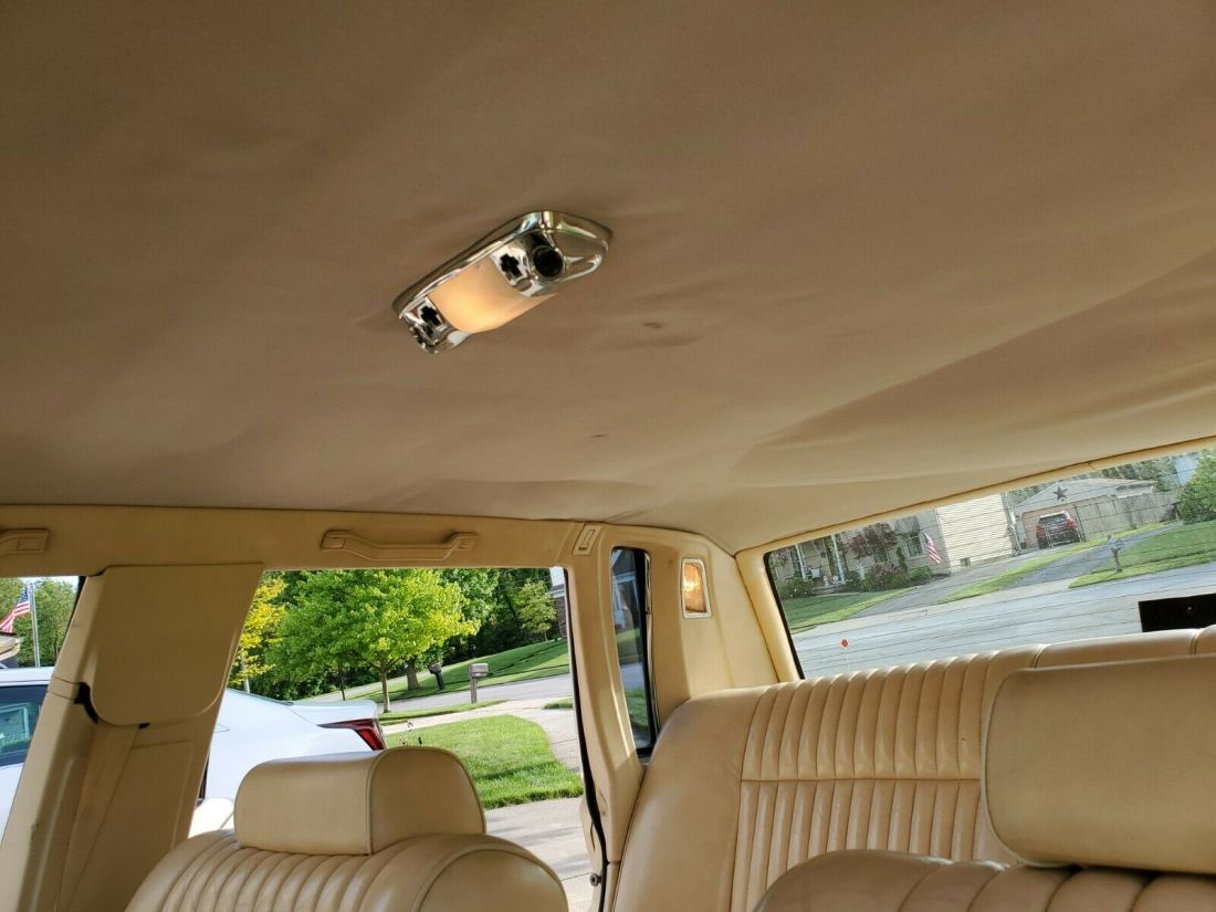 1982 Lincoln Town Car - photo 12