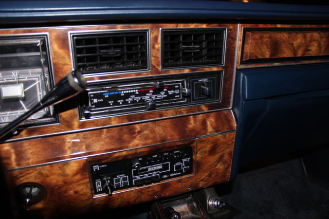 1982 Lincoln Town Car - photo 9