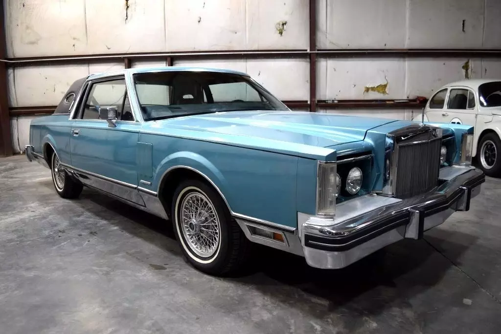 1982 Mark VI 2dr Coupe Signature With 30138 Miles, BLUE Sedan 5.0L 1982 Lincoln Mark Series 2dr Coupe Signature