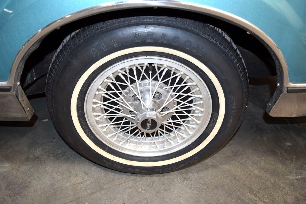 1982 Lincoln Mark Series 2dr Coupe Signature - photo 12