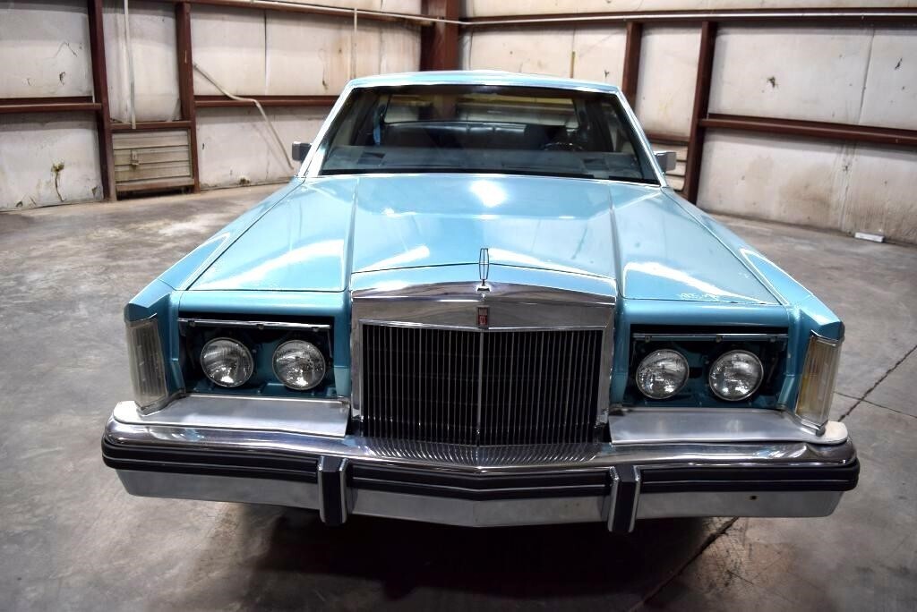 1982 Lincoln Mark Series 2dr Coupe Signature - photo 2