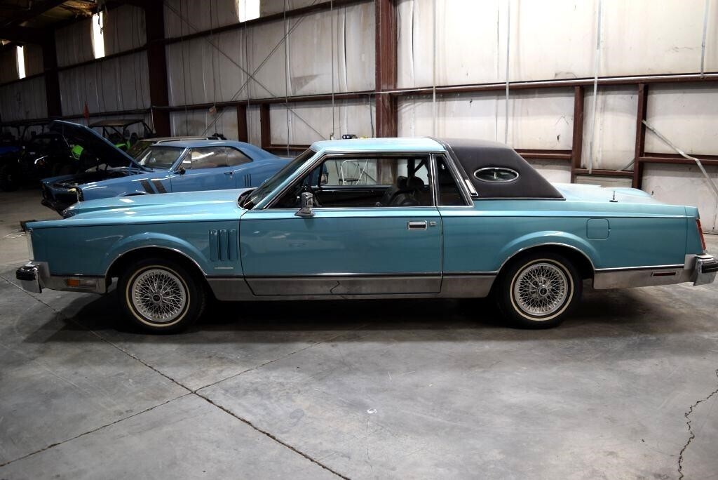 1982 Lincoln Mark Series 2dr Coupe Signature - photo 4