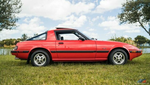 1982 Mazda RX-7 41,600 Miles Red 12A Wankel Rotary 5 Speed Manual 1982 Mazda RX-7 --