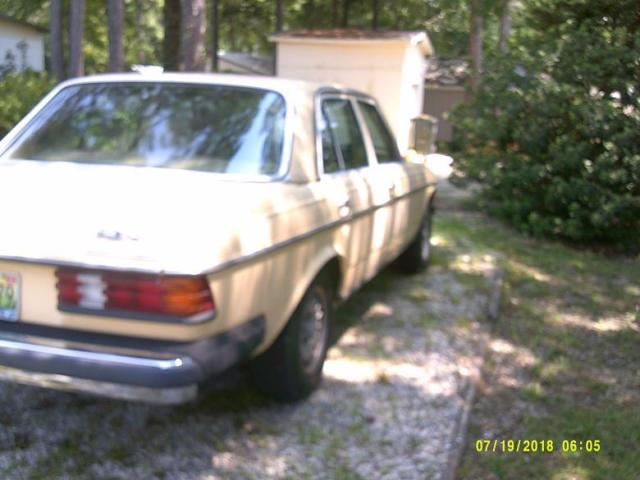 1982 Mercedes-Benz 200-Series 240D - photo 4