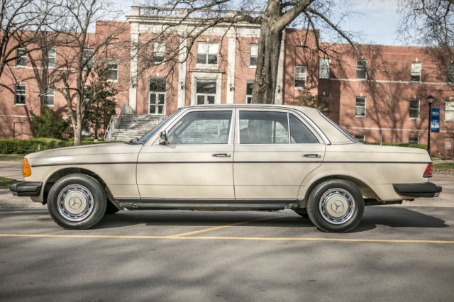 1982 Mercedes 240D Diesel ONE OWNER & ONLY 51k miles!! $5k in fresh service & AC 1982 Mercedes-Benz 200-Series DIESEL W123 240D **Only 50K MILES**