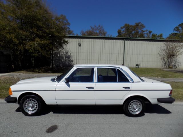 1982 Mercedes 300 Turbo Diesel with only 65 k miles 2 owners highly detailed 1982 Mercedes-Benz 300-Series 300 td