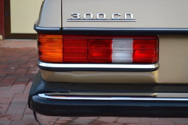 1982 Mercedes-Benz 300-Series 300CD coupe - photo 9