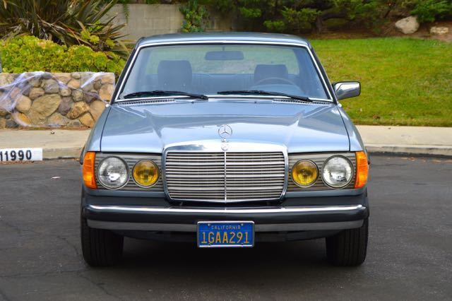 1982 Mercedes-Benz 300-Series 300cd turbo diesel 2 door coupe gorgeous - photo 5