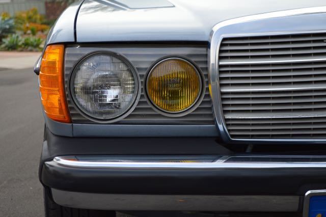 1982 Mercedes-Benz 300-Series 300cd turbo diesel 2 door coupe gorgeous - photo 9