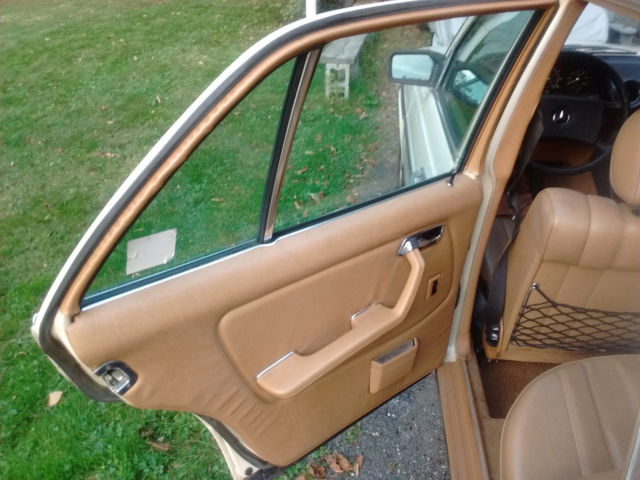 1982 Mercedes-Benz 300-Series W123 - photo 11
