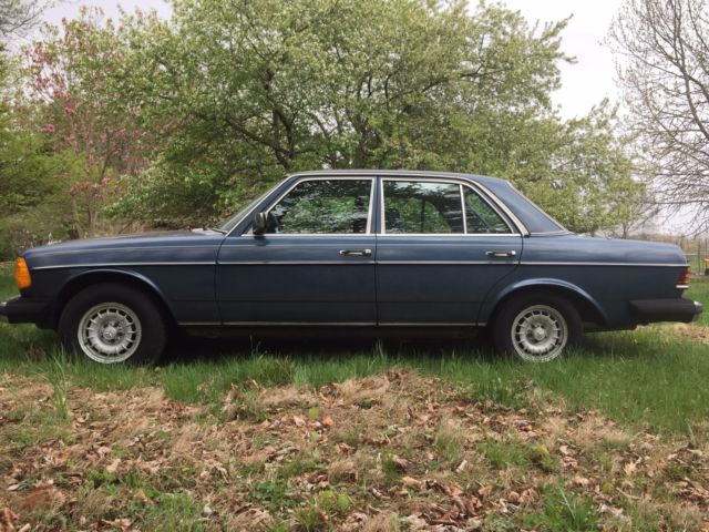1982 Mercedes-Benz 300-Series - photo 2