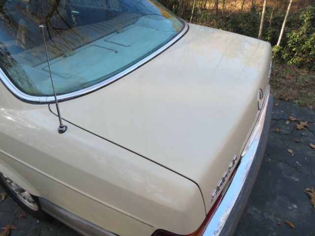 1982 Mercedes-Benz 300-Series - photo 12