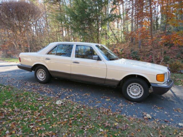 1982 Mercedes-Benz 300-Series - photo 2