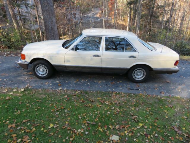 1982 Mercedes-Benz 300-Series - photo 3