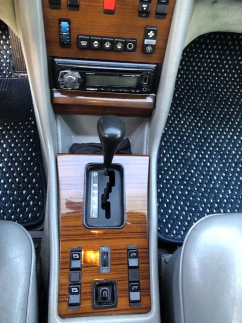1982 Mercedes Benz 300 SD Zebrano wood interior trim - photo 11
