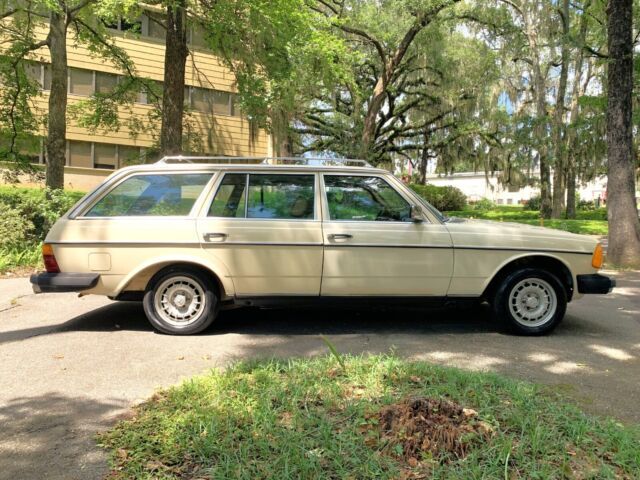 1982 Mercedes-Benz 300-Series 300TD*Diesel Wagon*W123*NO RESERVE! - photo 9