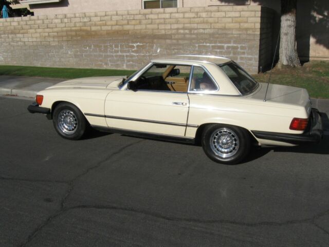 1982 Mercedes-Benz 300-Series 380SL - photo 3
