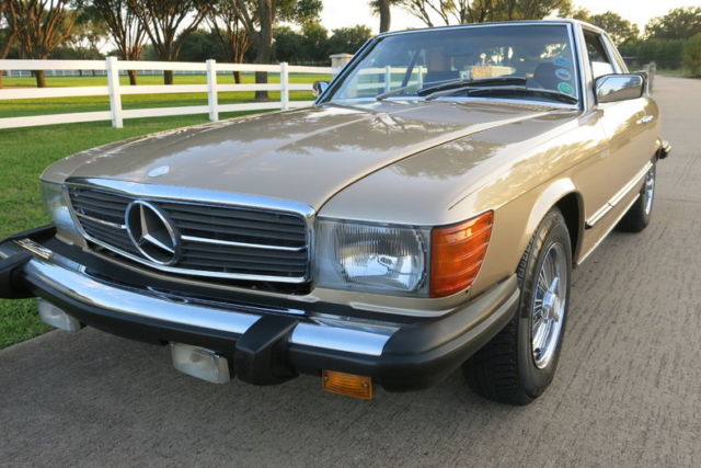 1982 Mercedes-Benz SL-Class Base Convertible 2-Door - photo 4