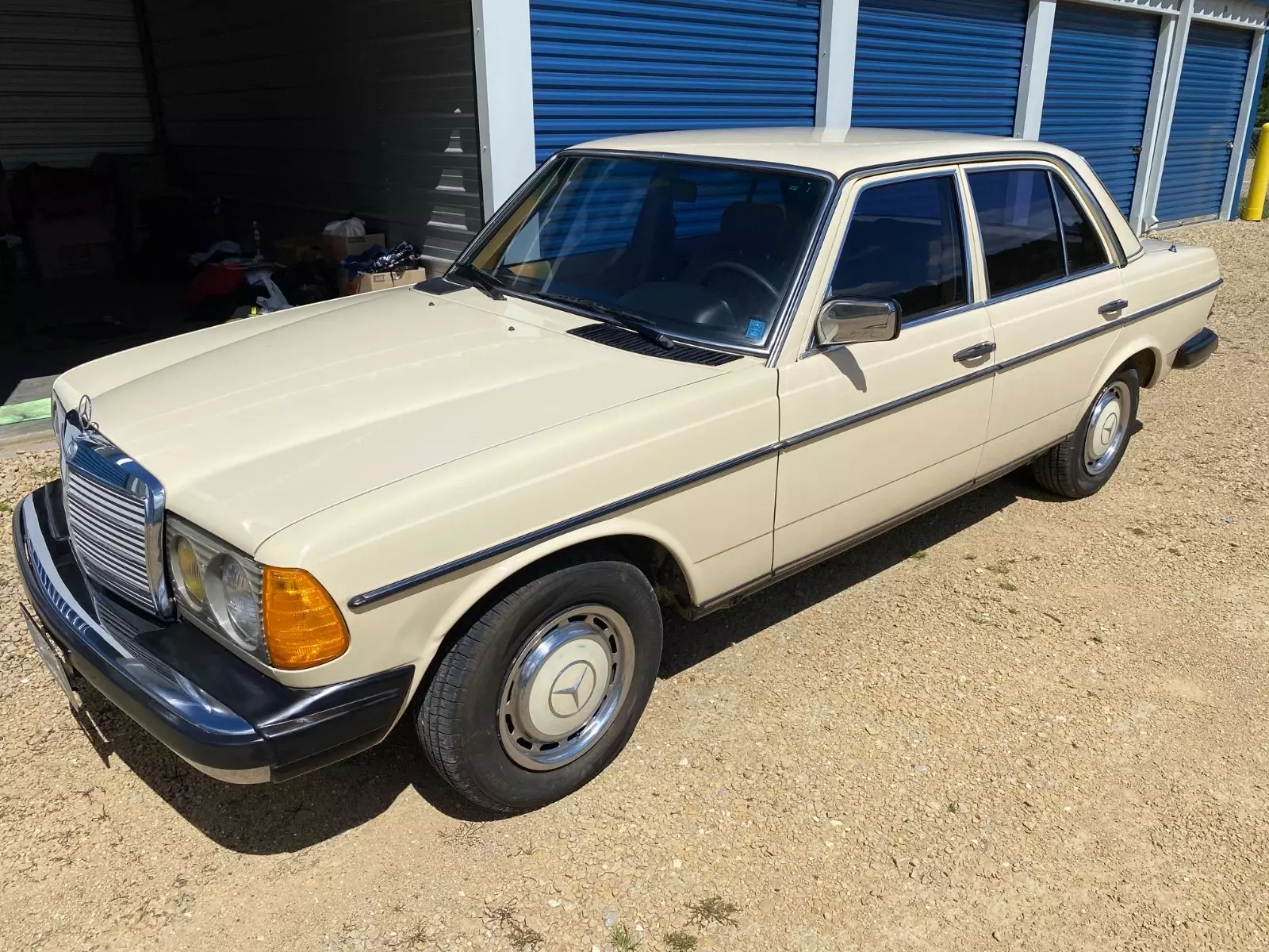1982 Mercedes-Benz 200-Series W123 240 Diesel Sedan