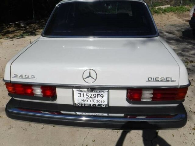 1982 Mercedes-Benz 200-Series 240 D 4dr Diesel Sedan - photo 10