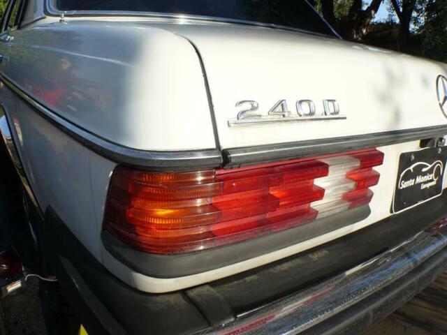1982 Mercedes-Benz 200-Series 240 D 4dr Diesel Sedan - photo 7