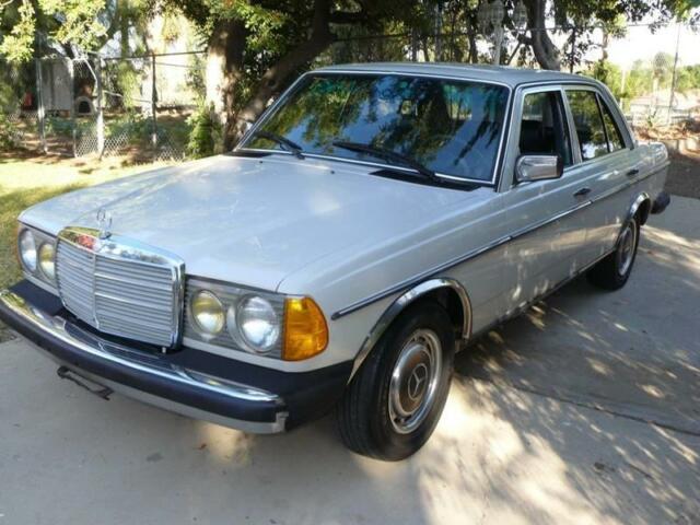 1982 Mercedes-Benz 200-Series 240 D 4dr Diesel Sedan - photo 8