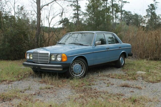 1982 Mercedes-Benz 240 D 96627 Miles China Blue 2.4 Liter 4 Cylinder Auto 1982 Mercedes-Benz 240 D --
