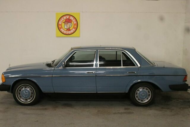 1982 Mercedes-Benz 240 D -- - photo 5