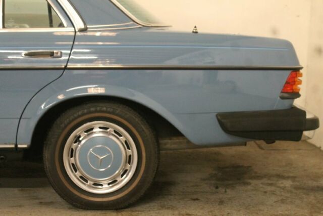 1982 Mercedes-Benz 240 D -- - photo 7