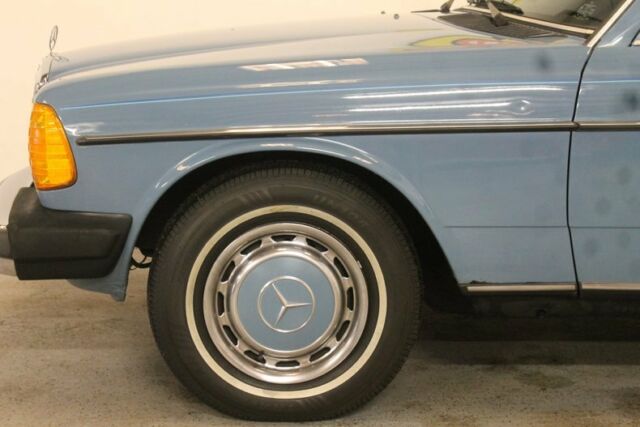 1982 Mercedes-Benz 240 D -- - photo 10