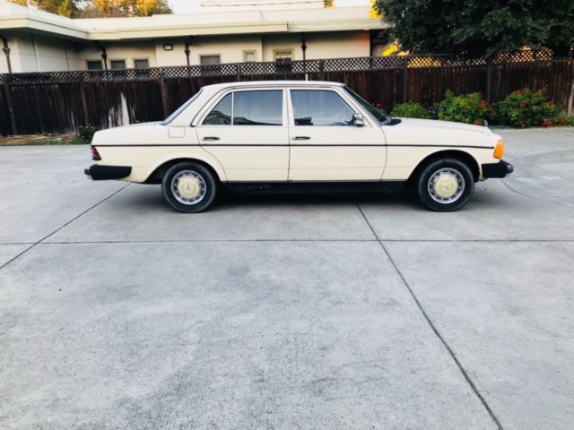 1982 Mercedes-Benz 200-Series 240D - photo 3