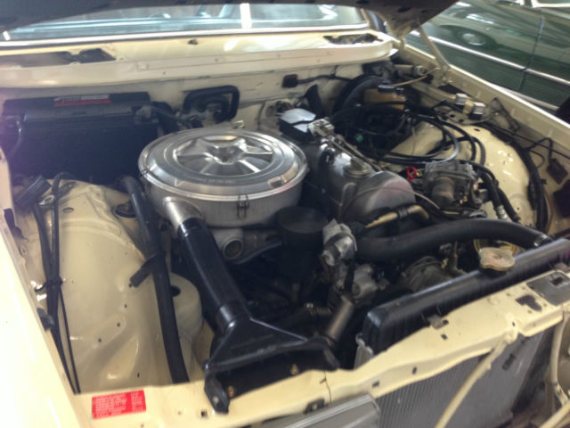 1982 Mercedes-Benz 200-Series - photo 10