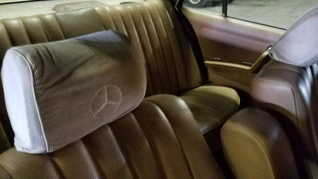 1982 Mercedes-Benz 200-Series - photo 10