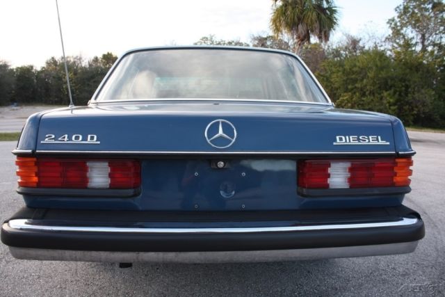 1982 Mercedes-Benz 200-Series DIESEL W123 IMMACULATE FLORIDA NO RESERVE!! - photo 6