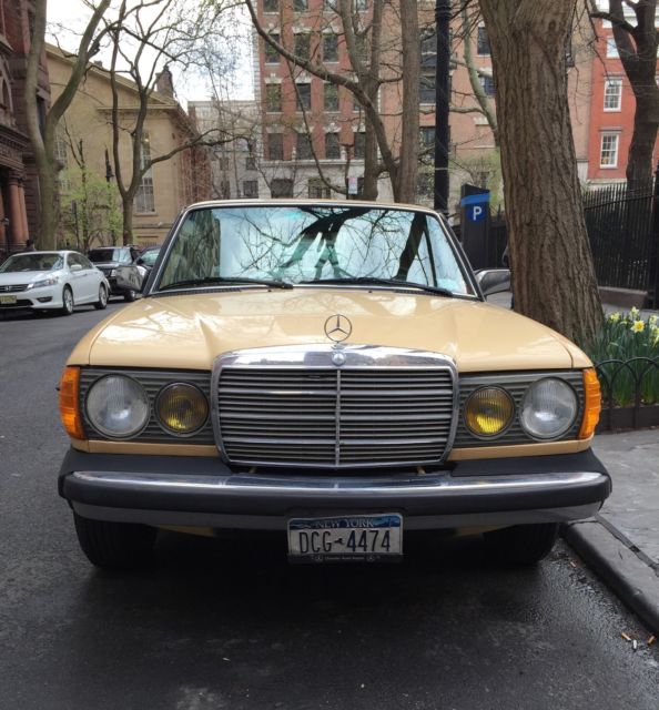 1982 Mercedes-Benz 200-Series - photo 4