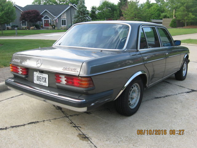 1982 Mercedes-Benz 200-Series 240d - photo 4