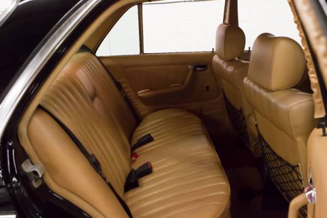 1982 Mercedes-Benz 300-Series 300D 4dr Turbodiesel Sedan - photo 13
