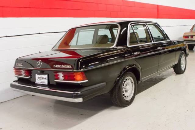 1982 Mercedes-Benz 300-Series 300D 4dr Turbodiesel Sedan - photo 5