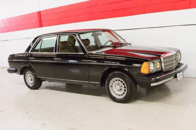 1982 Mercedes-Benz 300-Series 300D 4dr Turbodiesel Sedan - photo 7