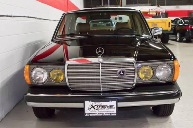 1982 Mercedes-Benz 300-Series 300D 4dr Turbodiesel Sedan - photo 8