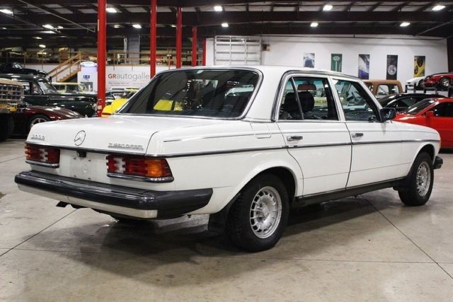 1982 Mercedes-Benz 300 D - photo 5