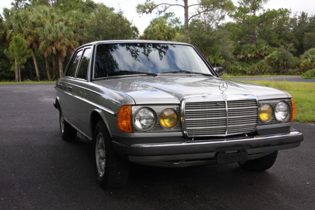 1982 Mercedes-Benz 300 DT 49,000 mile original in excellent condition 1982 Mercedes-Benz 300-Series