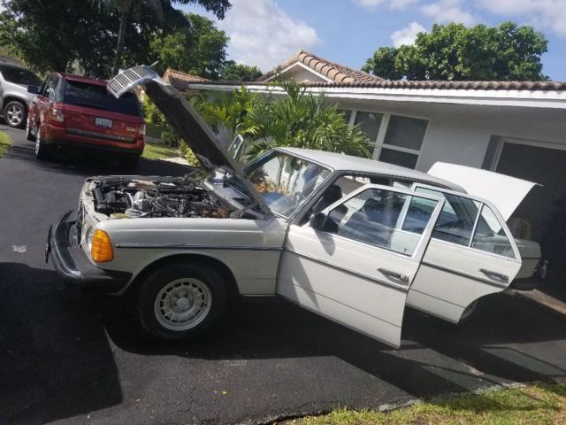 1982 Mercedes-Benz 300-Series 300D Turbodiesel W123 - photo 4