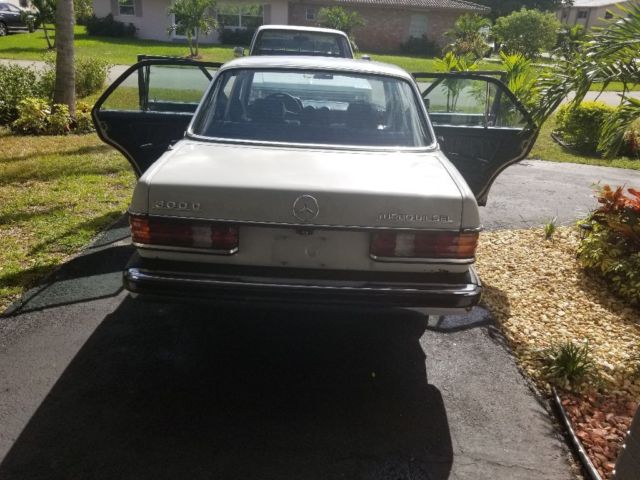 1982 Mercedes-Benz 300-Series 300D Turbodiesel W123 - photo 8