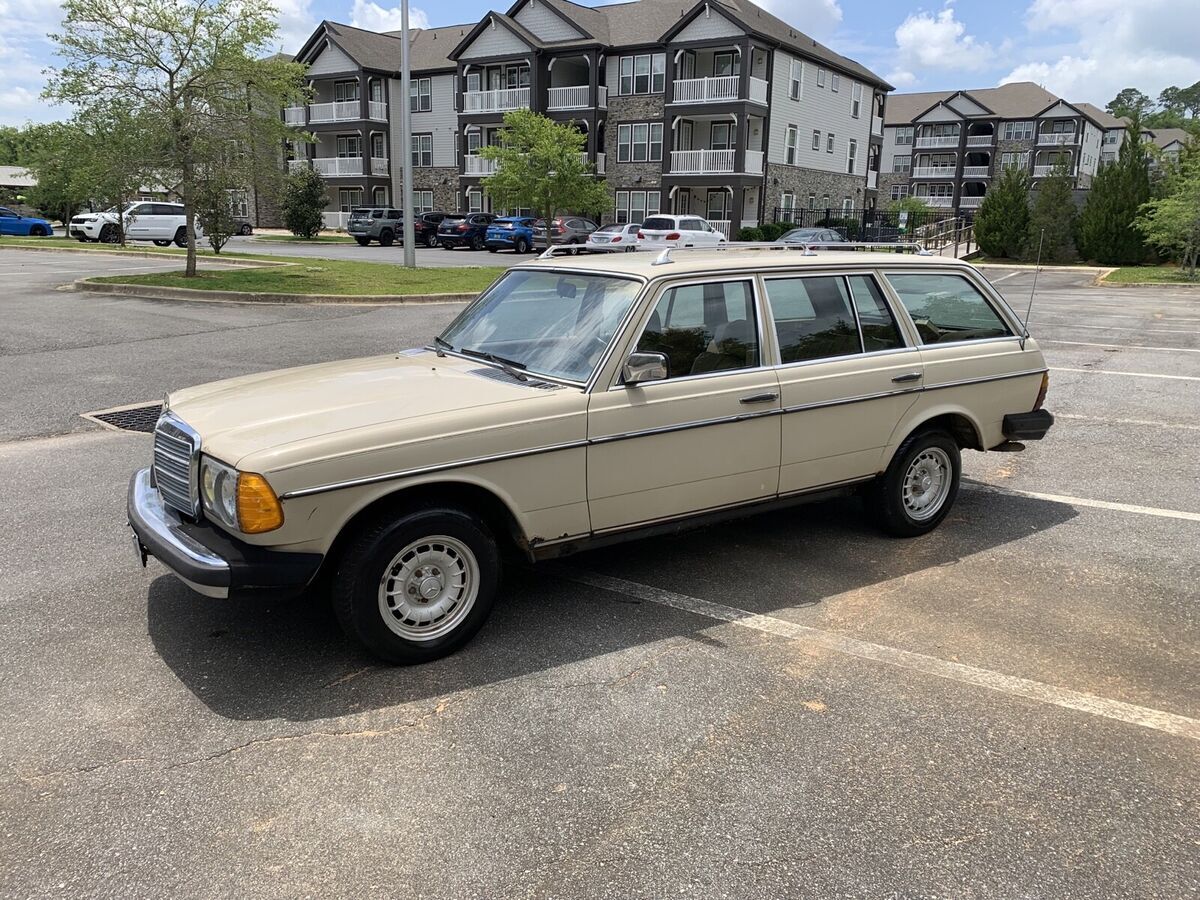 1982 Mercedes-Benz 300-Series TDT - photo 2