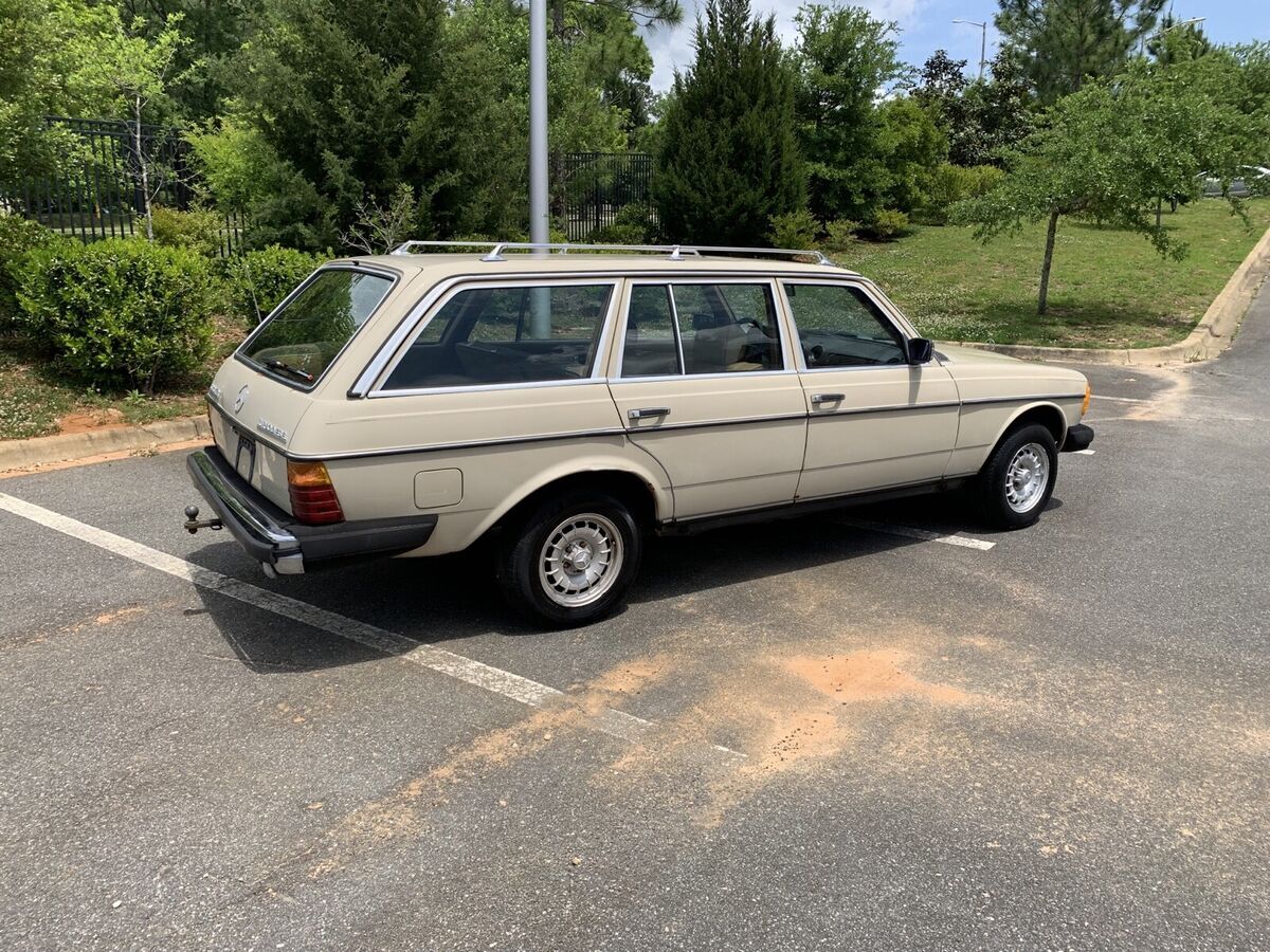 1982 Mercedes-Benz 300-Series TDT - photo 9